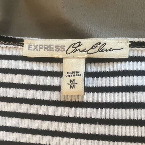 Striped long sleeved crop top - Picture 2 of 2